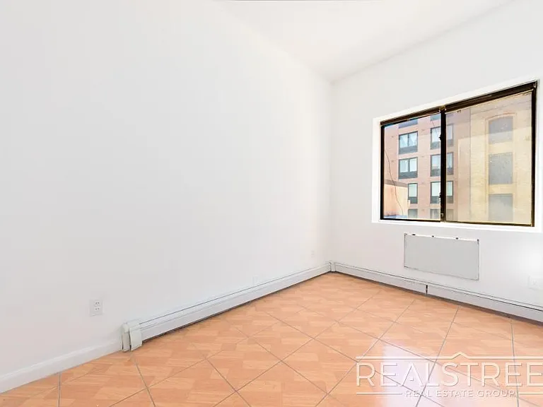 39 Debevoise St #3F — Photo 3