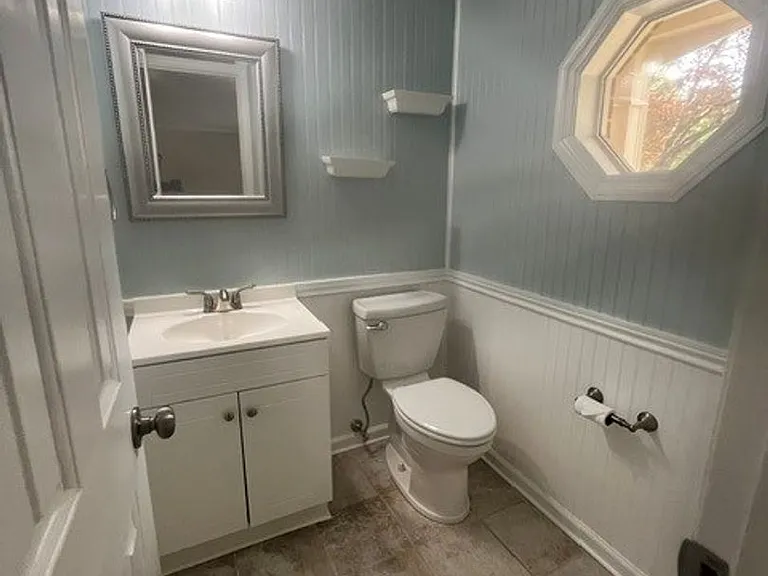 1002 Colonial Meadows Way — Photo 12