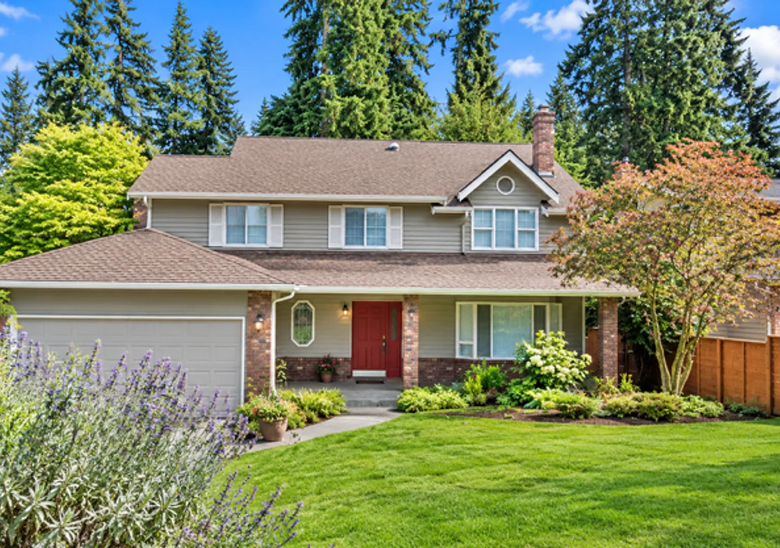 4Bd/2.5Ba Kirkland Home — Photo 1