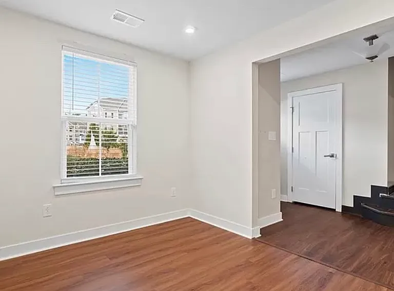 902 Avast Way — Photo 28