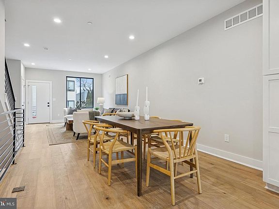 4th image of 3833 Terrace St