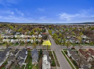 302 W 10th St, Traverse City, MI 49684