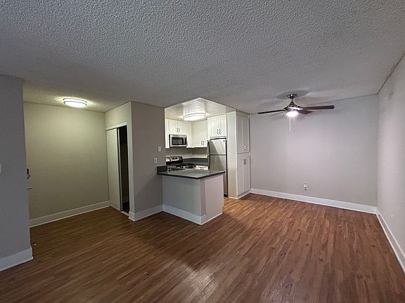 3rd image of 5465 E Cochran St #9