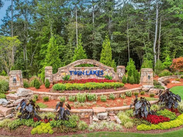 237 Salt Lake Ln, Hoschton, GA 30548