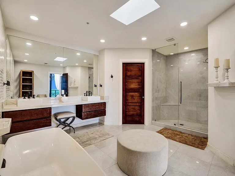17301 Biscayne Blvd — Photo 46