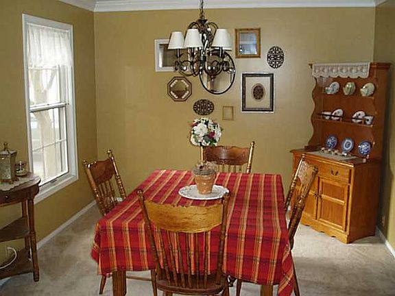Formal Dining