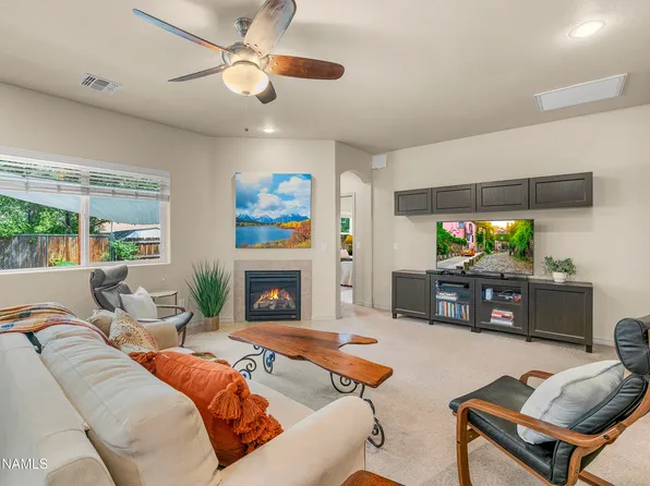 1060 N Pine Cliff Dr, Flagstaff, AZ 86001