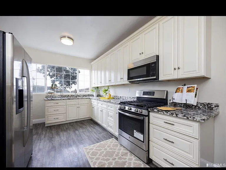 1526 Highland Blvd — Photo 9