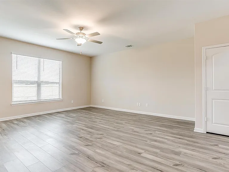 1025 McDonald Dr — Photo 7