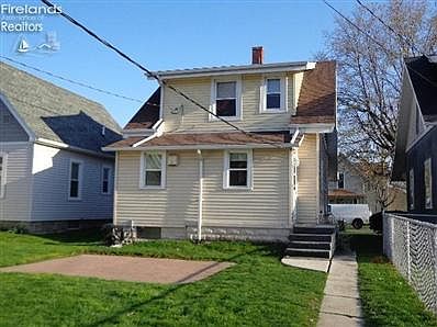 2nd image of 112 W Davis St