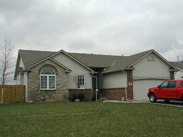 1st image of 2821 Stoney Brook Ln