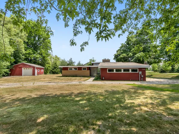 7320 Hanna Lake Ave SE, Caledonia, MI 49316