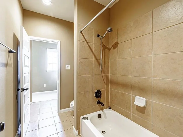 4607 Rockton Hills Ln — Photo 21