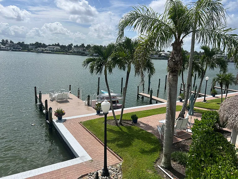 2800 Gulf Shore Blvd N #209 — Photo 24
