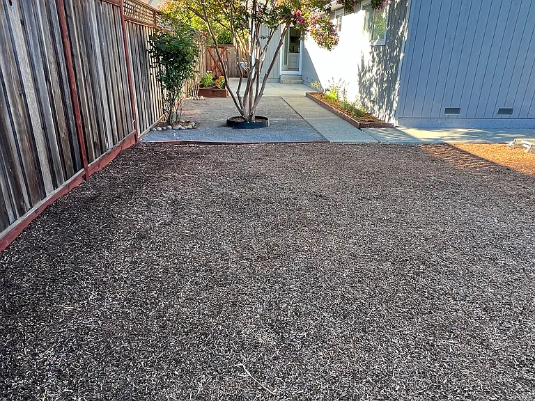 1827 Holiday St — Photo 28