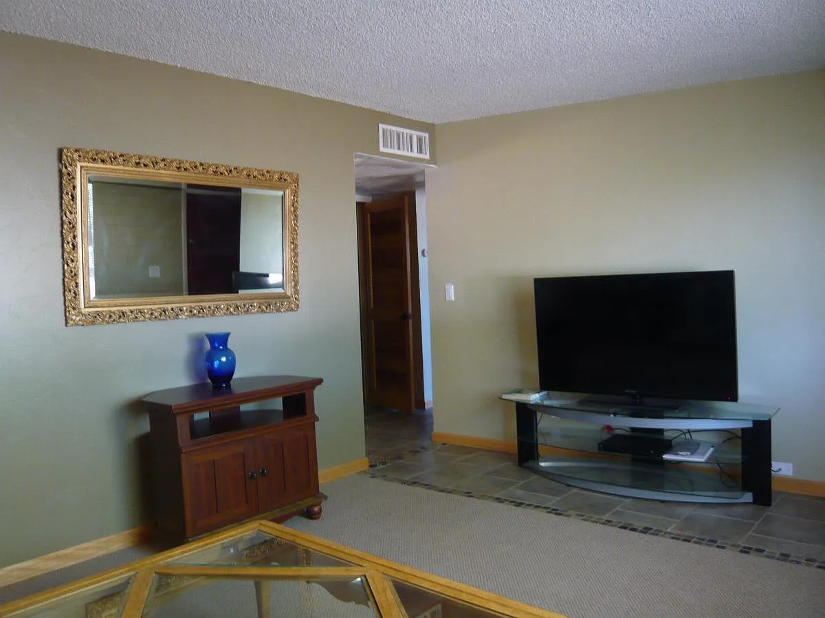 2 bed, 958 sqft, $1,250 — Photo 2