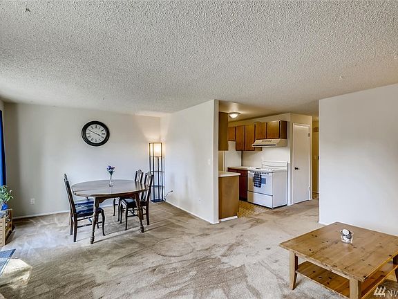 5th image of 310 S 174th Pl #311-G