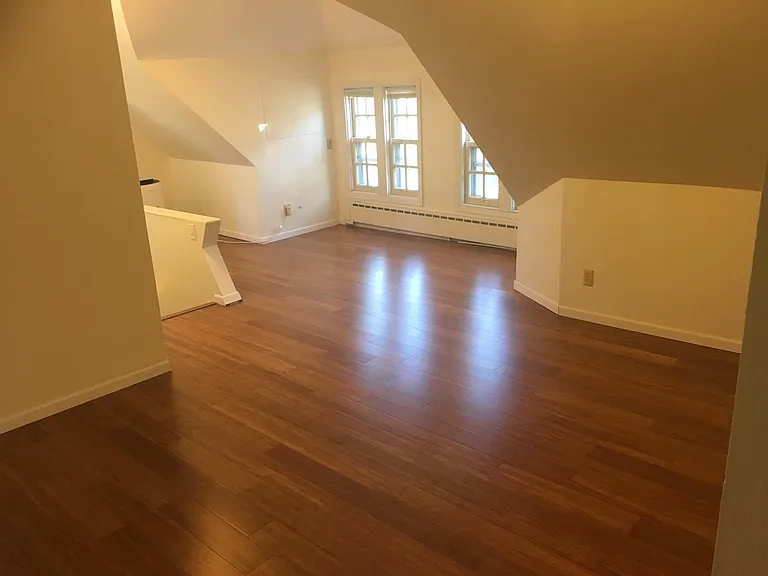 2756 N Farwell Ave #3 — Photo 7