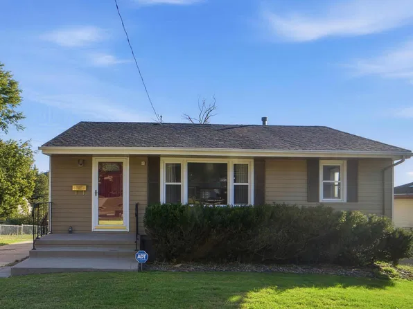 2637 Grandview Ave, Des Moines, IA 50317