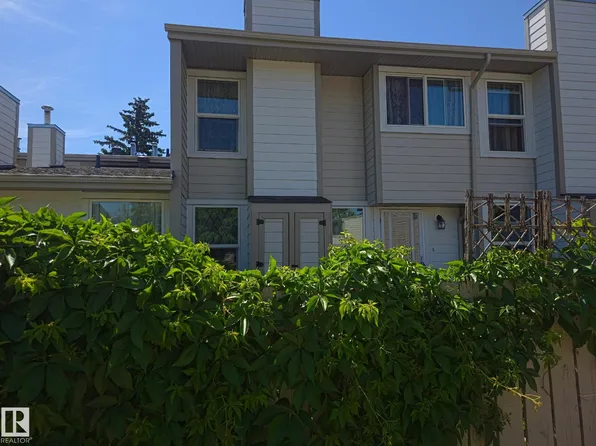 1128 Knottwood Rd E, Edmonton, AB T6K 2J8
