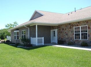 101 Pebble Creek Ct, Mason City, IA 50401