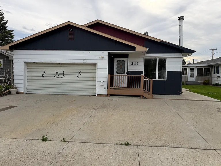 317 Howard St — Photo 1
