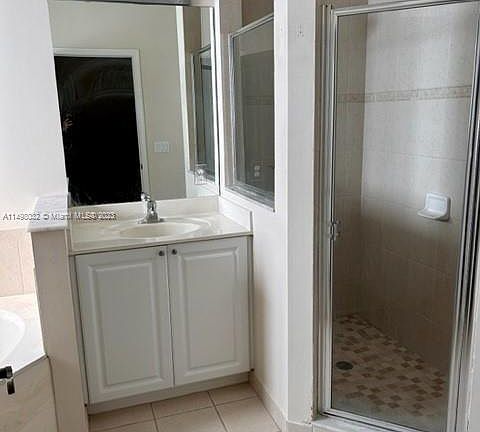 5th image of 1621 SE 23rd Way #1621