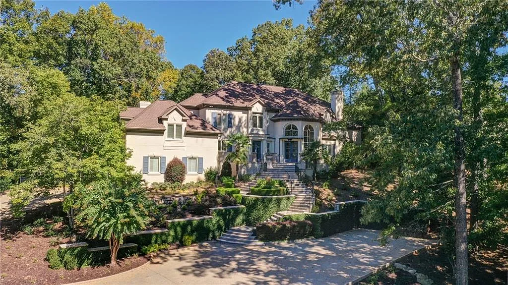 6 bed, 8.0 bath, 8082 sqft, $16,500 — Photo 4