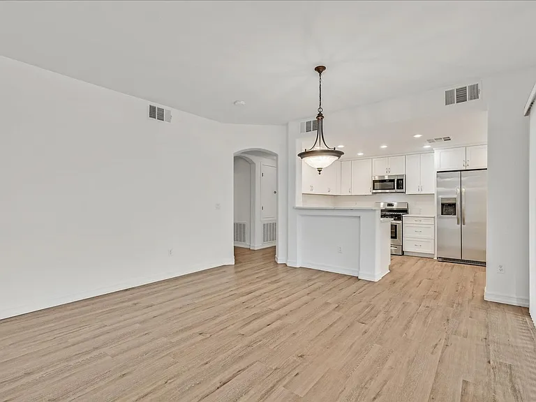 825 Canterra St #1059 — Photo 5