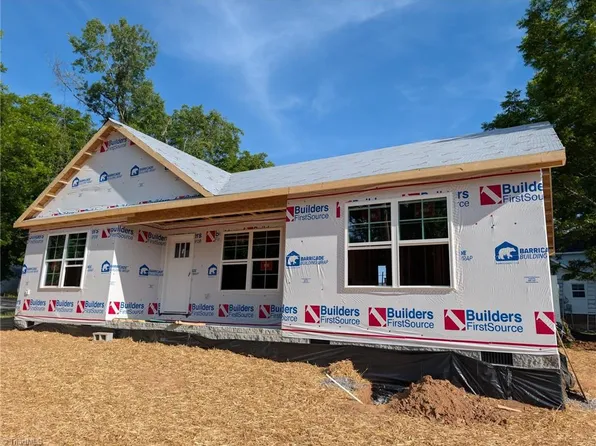 408 E Main St, Yadkinville, NC 27055