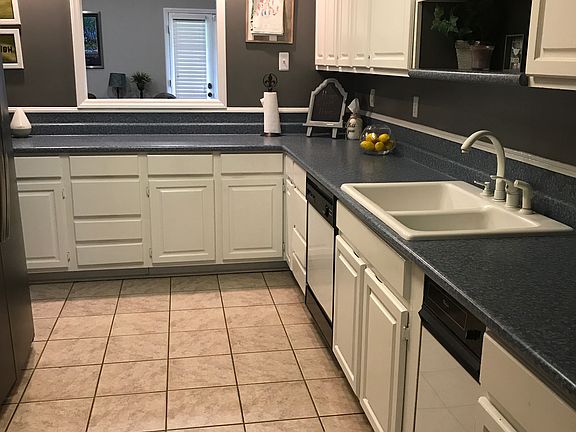 3rd image of 300 Beatrice Dr