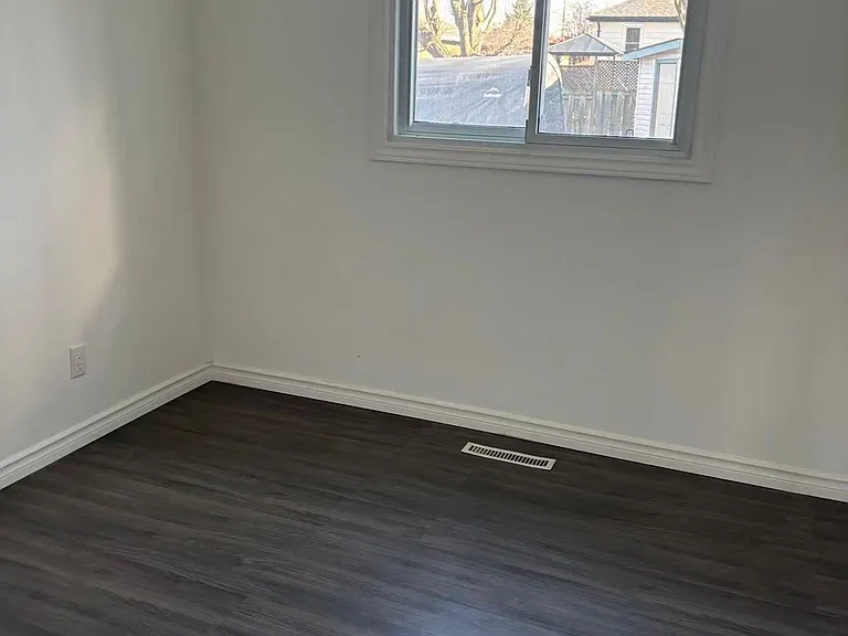 185 Sinclair Ave — Photo 13