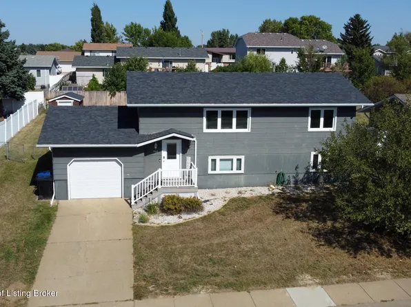 948 21st St W, Dickinson, ND 58601