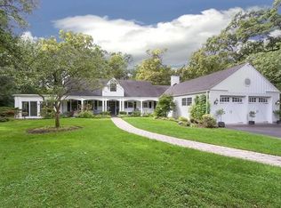 591 N Plum Tree Rd, Barrington, IL 60010