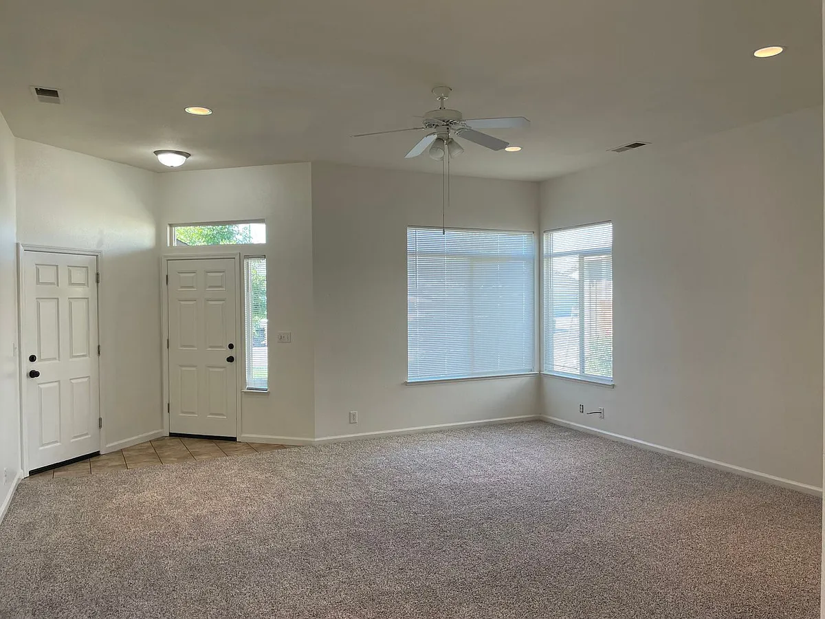 Building Photo - 56 Hawes Way