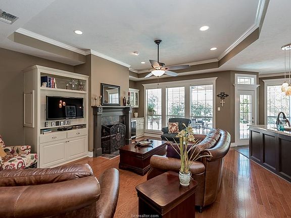 3rd image of 4704 Shoal Creek Dr