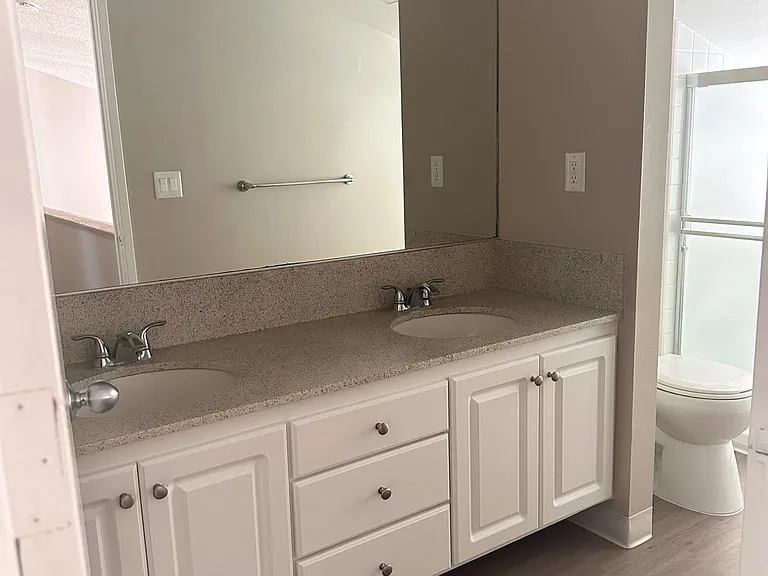 Upstairs Full Bath