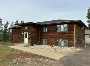 669 7th St SW APT 1, Dickinson, ND 58601