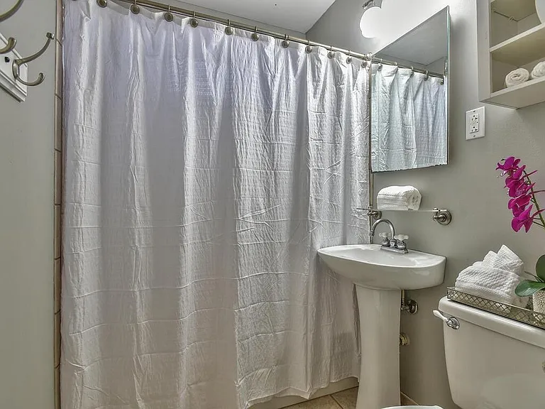 5633 Granada St — Photo 21