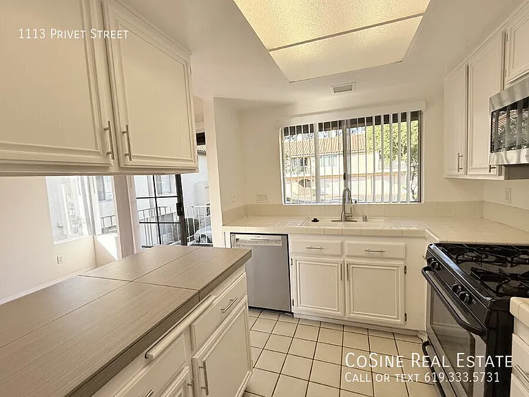 1113 Privet St — Photo 8