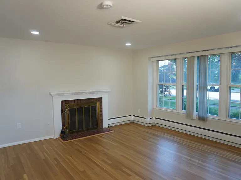 239 E Timonium Rd — Photo 3