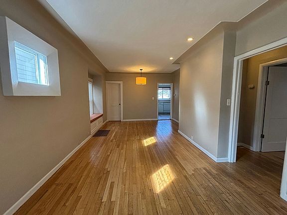 3rd image of 215 E Woodland St