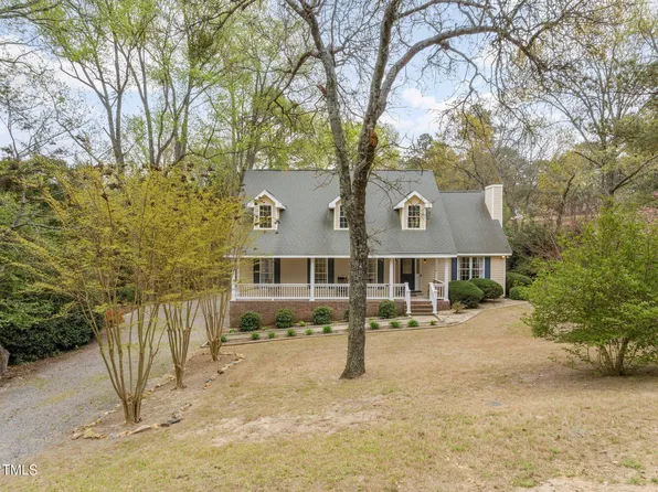 100 Scuppernong Ct, West End, NC 27376