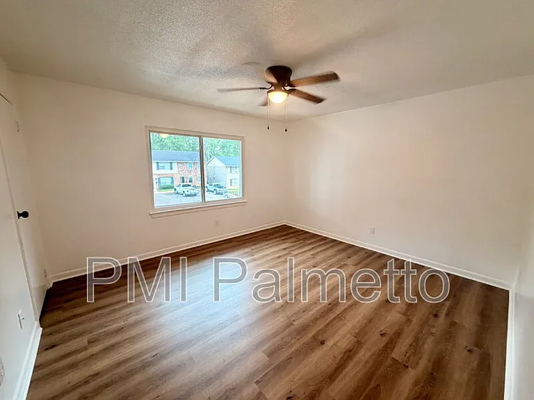 1241 Grove Park Ln — Photo 11