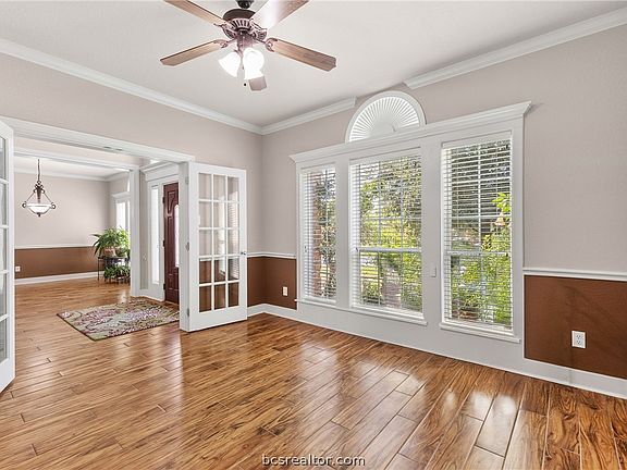 5th image of 2122 Rolling Rock Pl