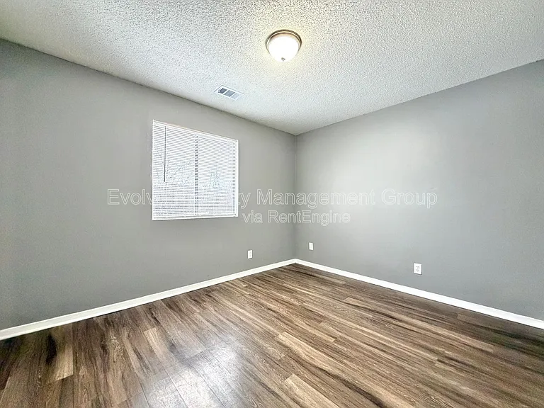 4651 Royal Ridge Dr #8 — Photo 10