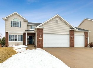 3032 Roxboro Dr, Ames, IA 50010
