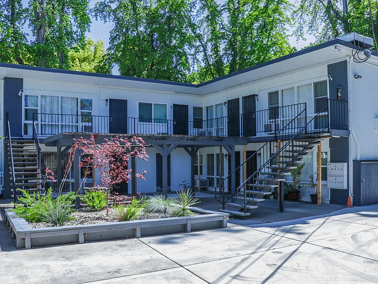 Carlson Drive Apartments — Photo 14