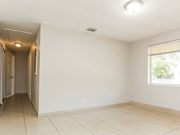 5th image of 2232 SW 47th Ave