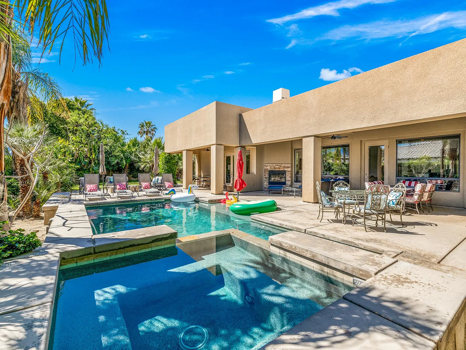 6 bed, $18,113 — Photo 1